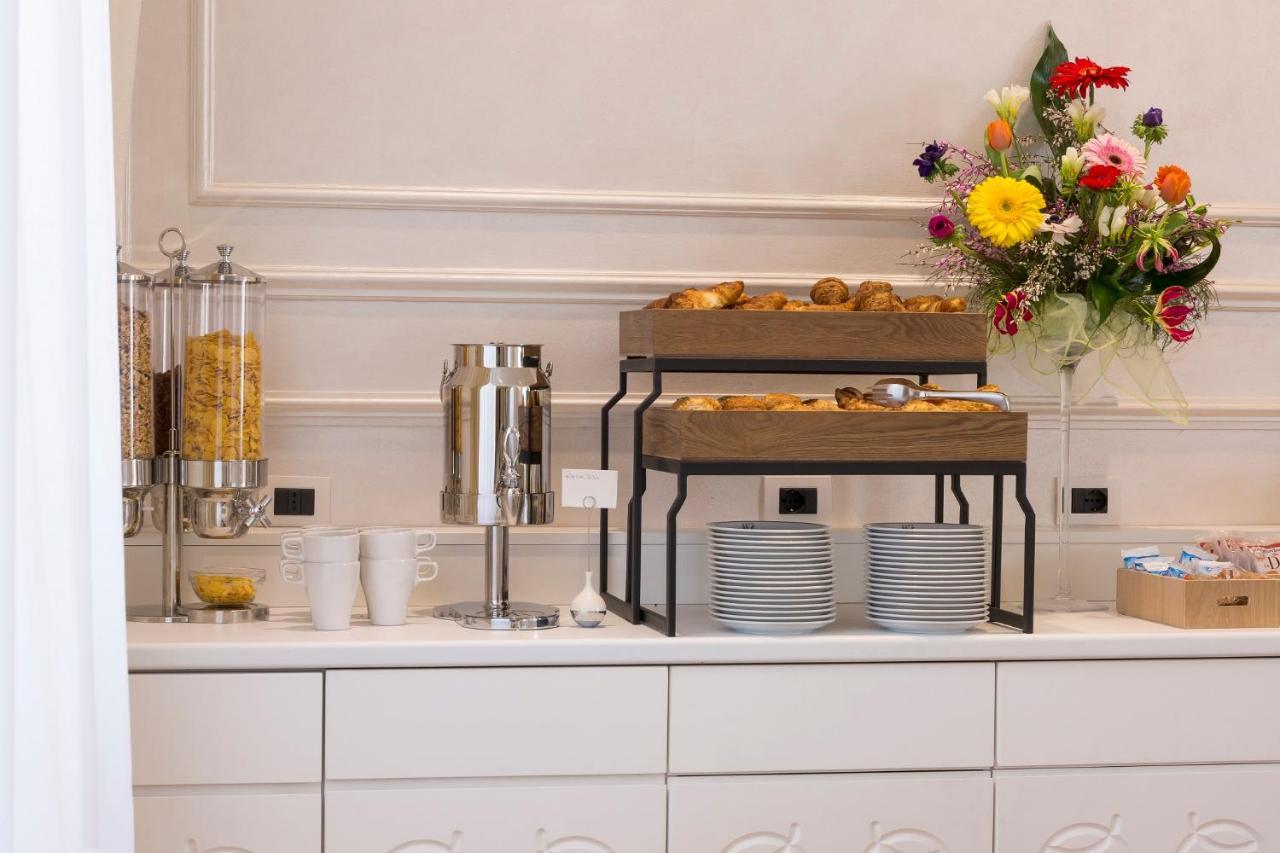 Hotel Vienna Ostenda E Ristorante Il Danubio Rimini Zewnętrze zdjęcie