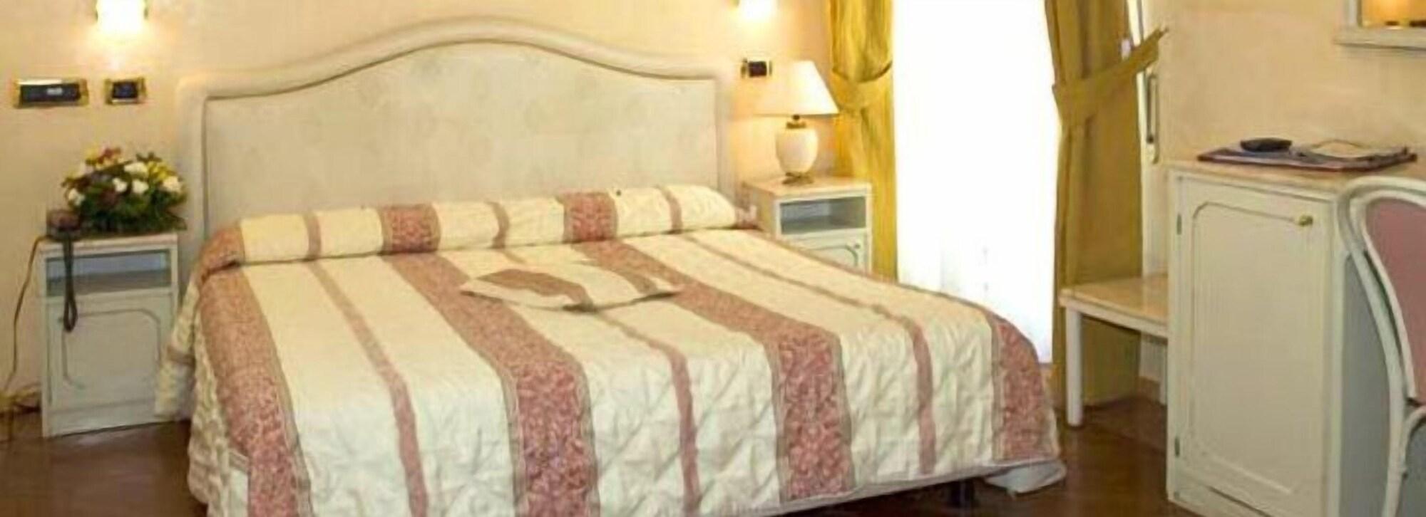 Hotel Vienna Ostenda E Ristorante Il Danubio Rimini Zewnętrze zdjęcie