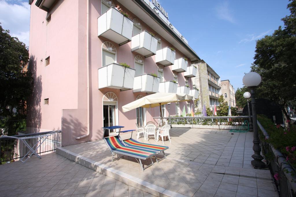 Hotel Vienna Ostenda E Ristorante Il Danubio Rimini Zewnętrze zdjęcie