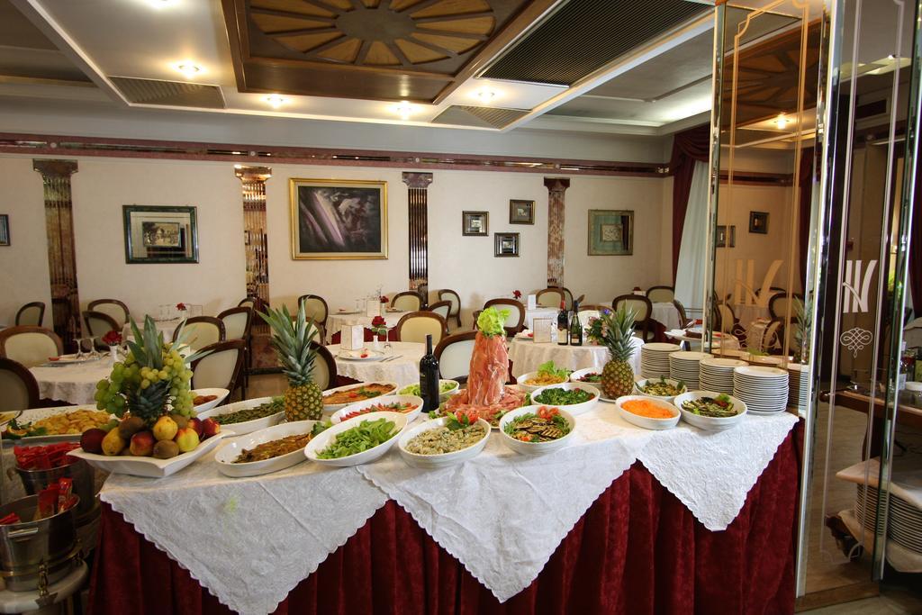 Hotel Vienna Ostenda E Ristorante Il Danubio Rimini Zewnętrze zdjęcie