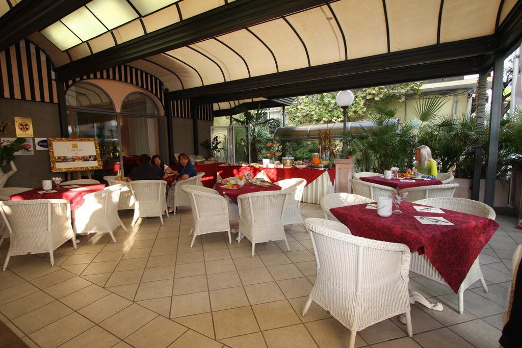 Hotel Vienna Ostenda E Ristorante Il Danubio Rimini Zewnętrze zdjęcie